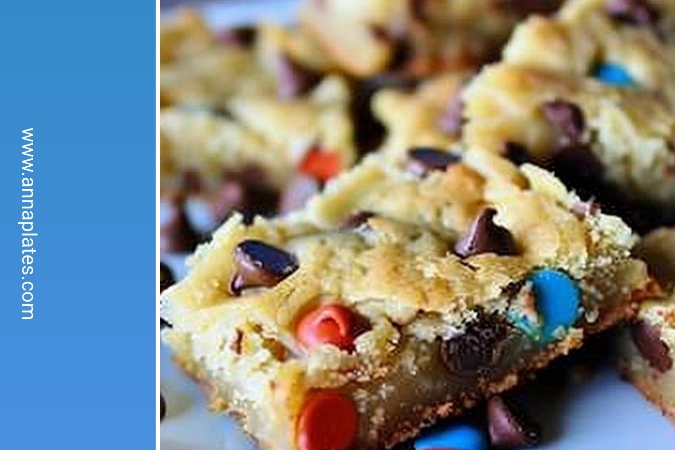 Easiest Chocolate Chip Cookie Bars EVER: Irresistibly rich and creamy.